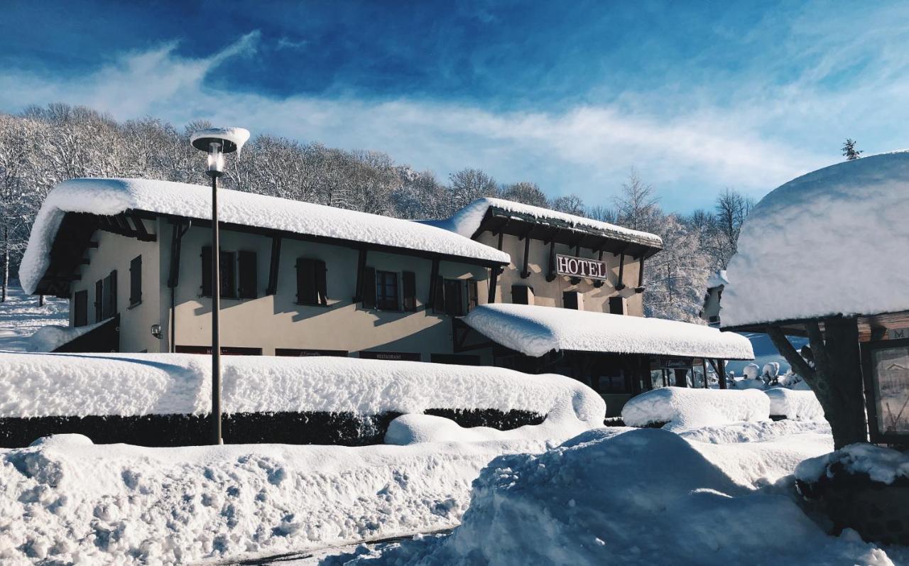 L'Escoundillou Hotel Saint-Jacques-des-Blats ภายนอก รูปภาพ