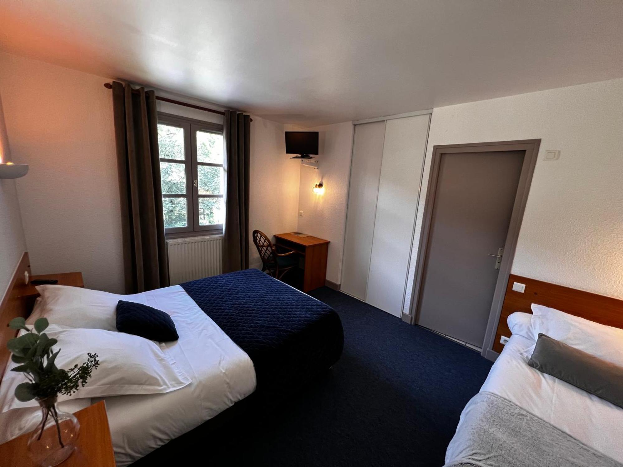 L'Escoundillou Hotel Saint-Jacques-des-Blats ภายนอก รูปภาพ