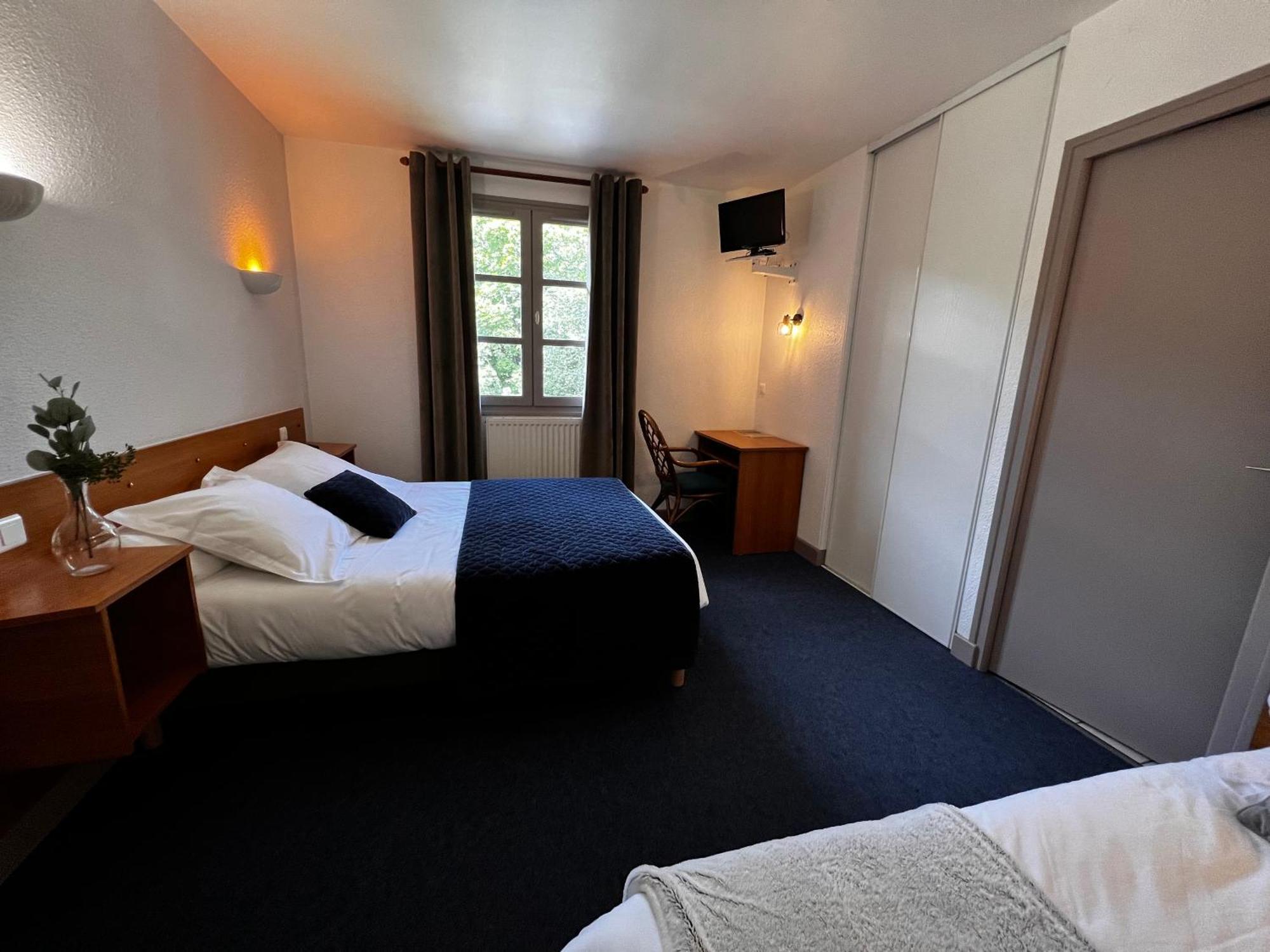 L'Escoundillou Hotel Saint-Jacques-des-Blats ภายนอก รูปภาพ