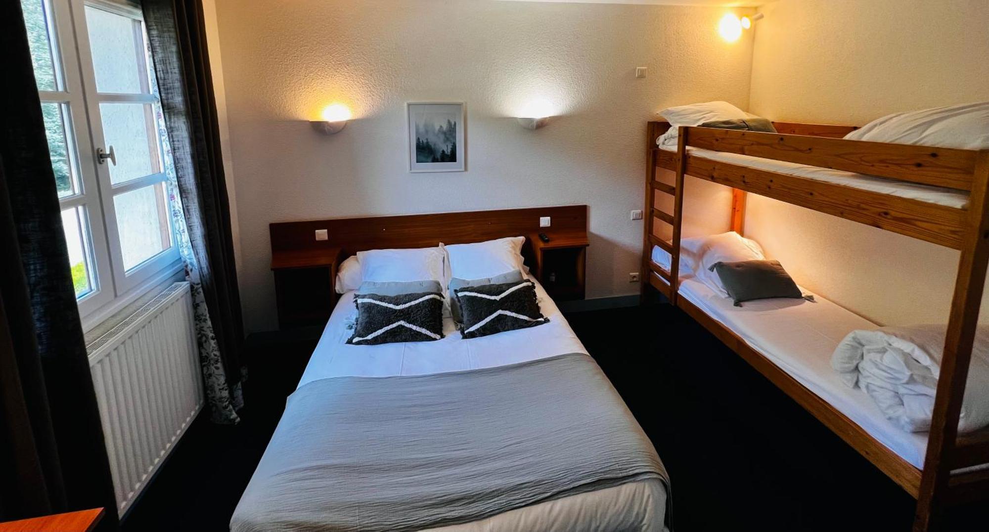 L'Escoundillou Hotel Saint-Jacques-des-Blats ภายนอก รูปภาพ