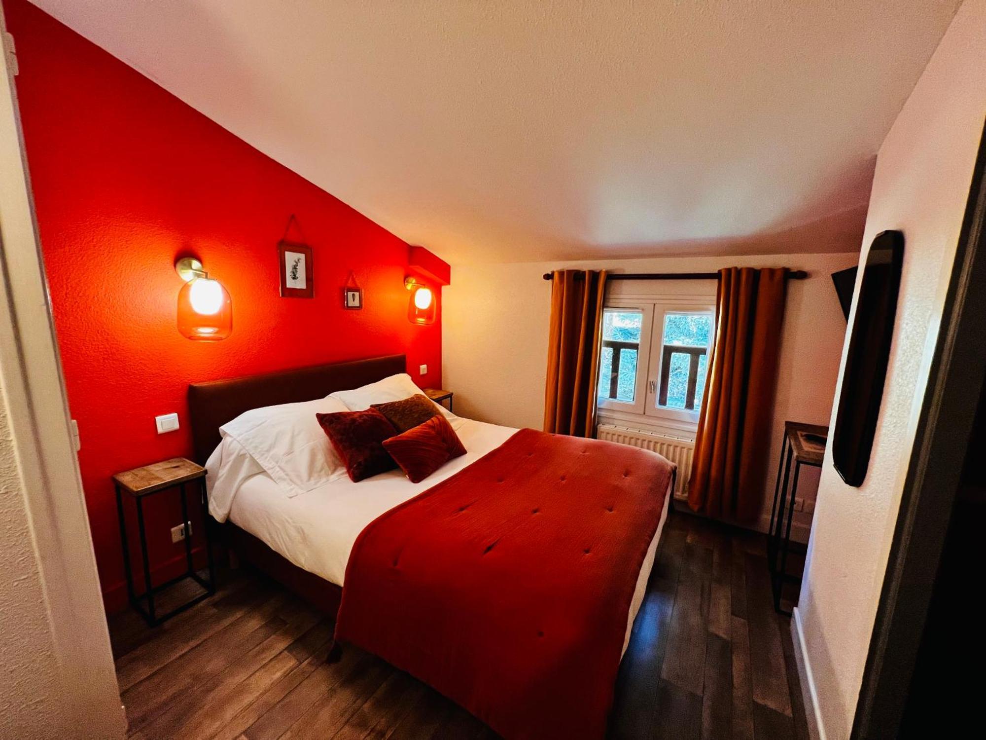 L'Escoundillou Hotel Saint-Jacques-des-Blats ภายนอก รูปภาพ