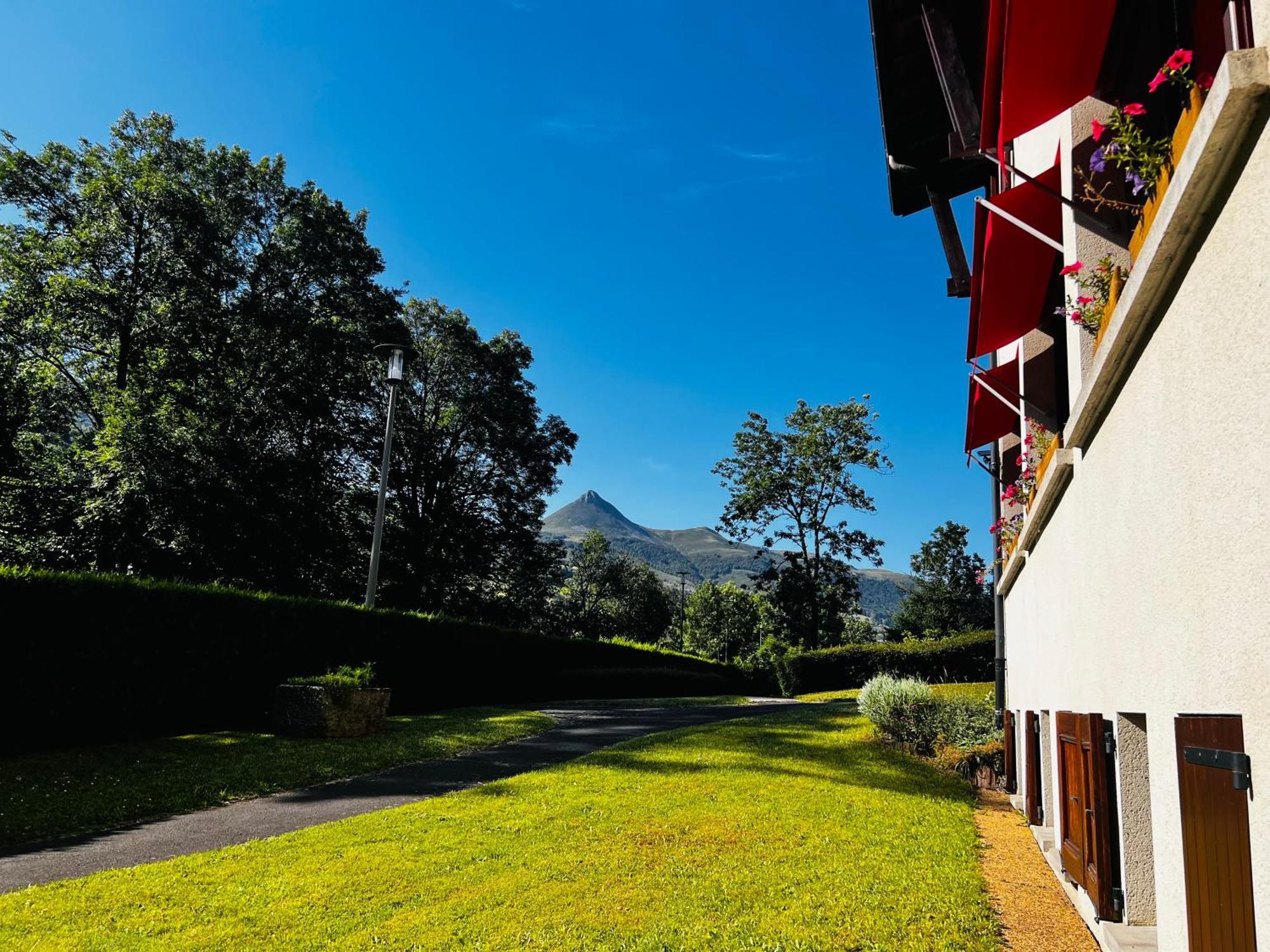 L'Escoundillou Hotel Saint-Jacques-des-Blats ภายนอก รูปภาพ