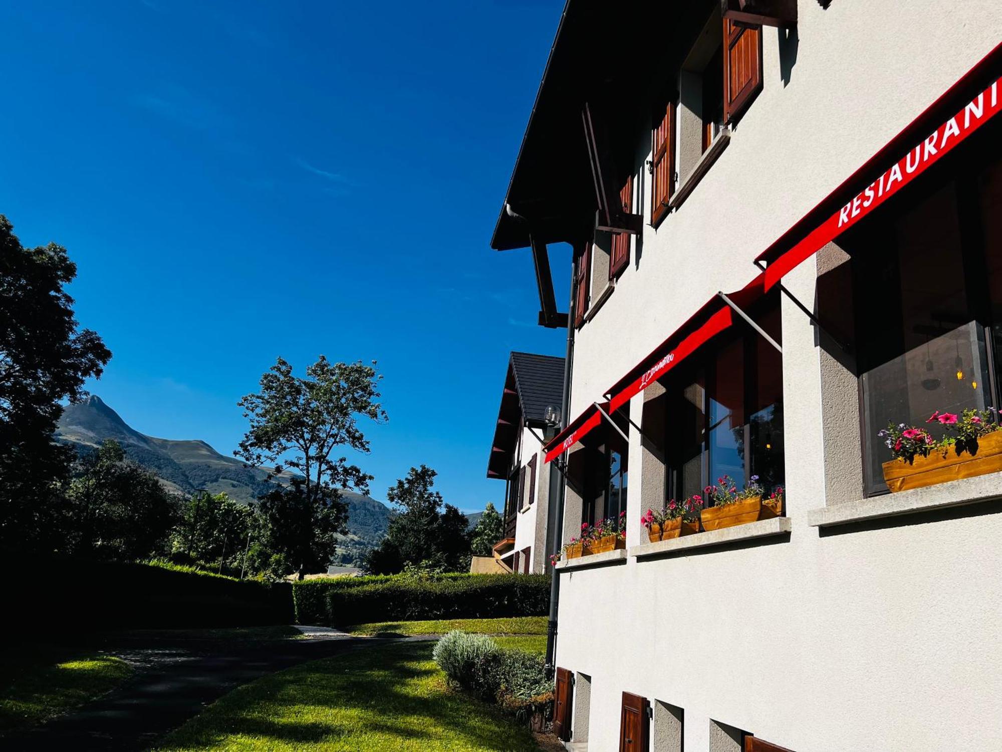 L'Escoundillou Hotel Saint-Jacques-des-Blats ภายนอก รูปภาพ