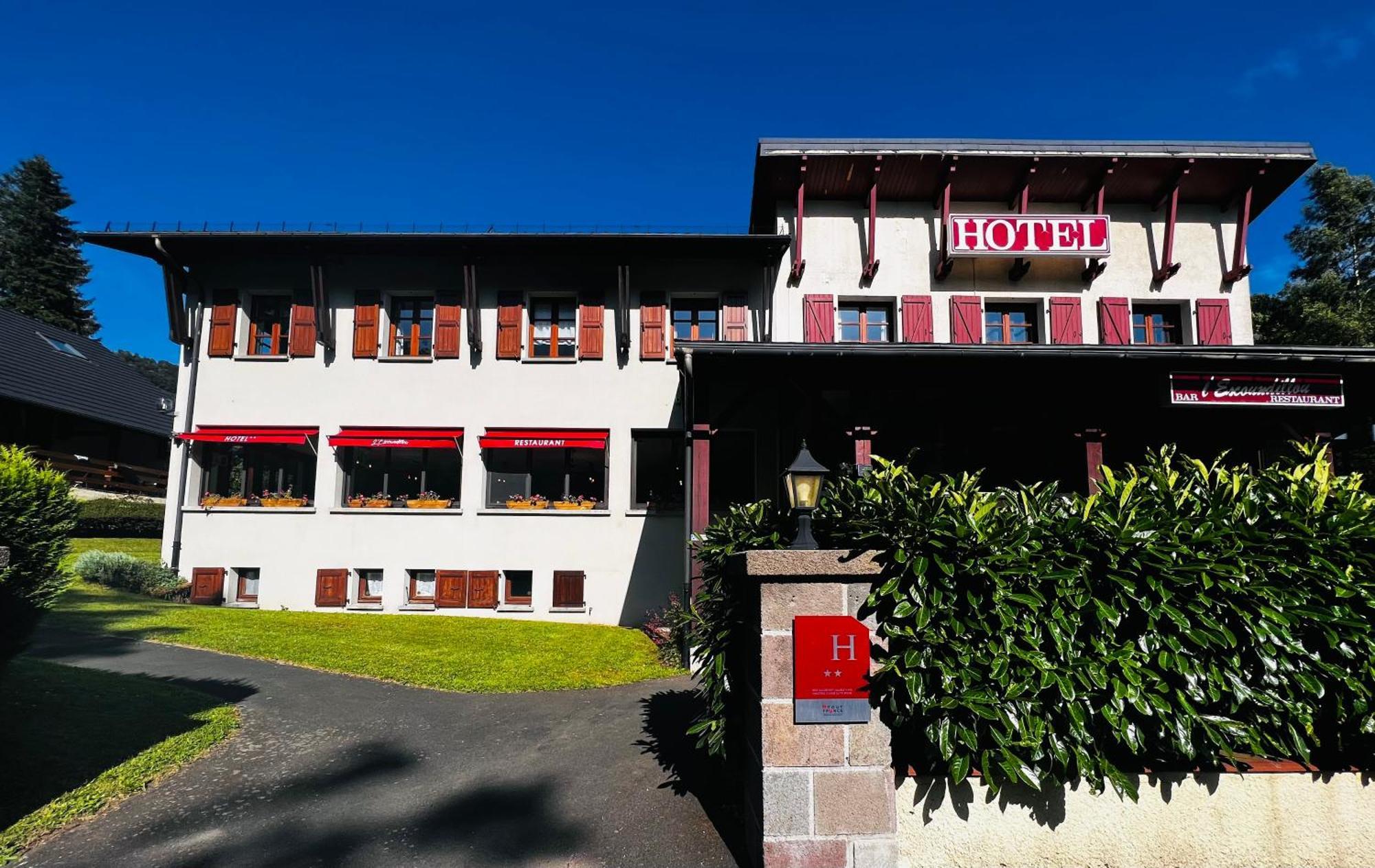 L'Escoundillou Hotel Saint-Jacques-des-Blats ภายนอก รูปภาพ