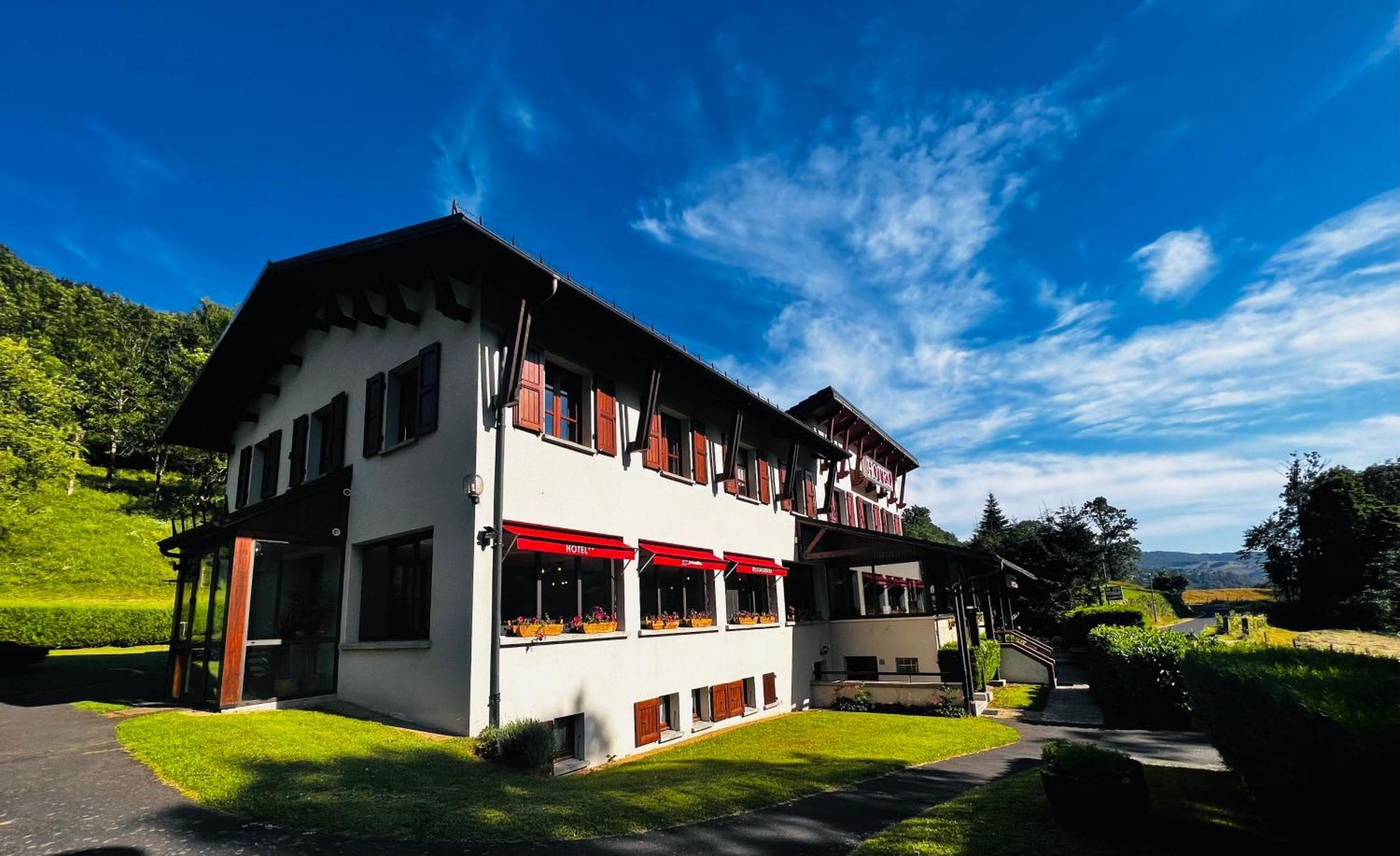 L'Escoundillou Hotel Saint-Jacques-des-Blats ภายนอก รูปภาพ